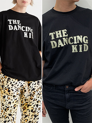 Dancing Kid 글리터 프린팅 티셔츠 ( BLACK )