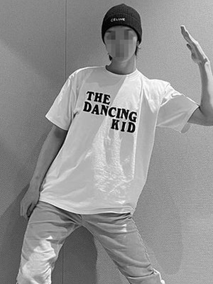 Dancing Kid 후로킹 프린팅 티셔츠 ( WHITE ) [ 1차 재입고 ]